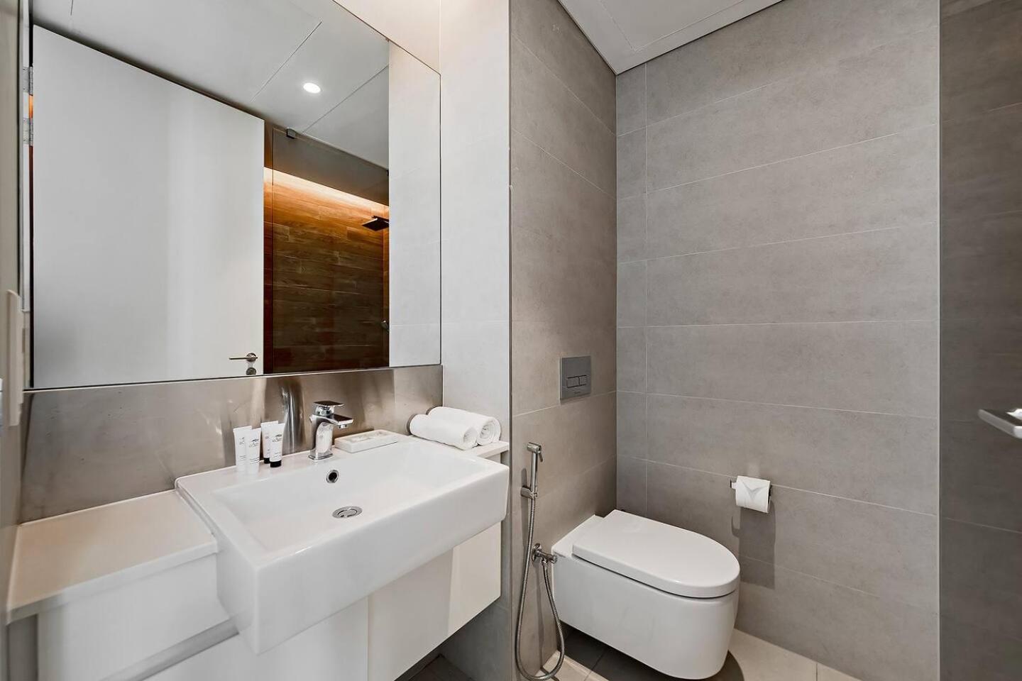 Bluewaters Sea View 2br Pool & Gym & Beachfront * Dubai