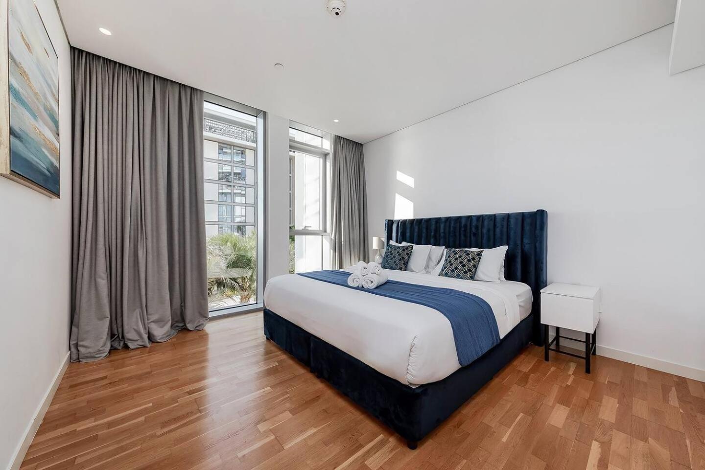 Bluewaters Sea View 2br Pool & Gym & Beachfront