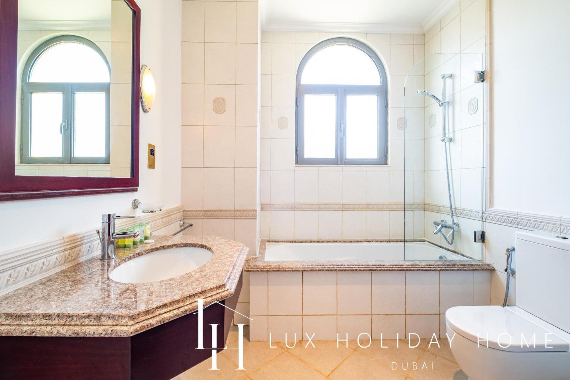 Lux - The Ocean Pearl Dubai