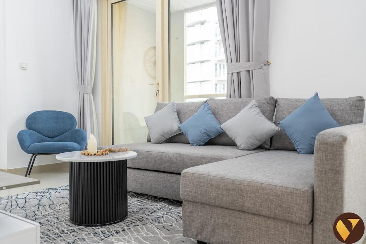 Apartment Manchester Tower With Marina Views And Balconies