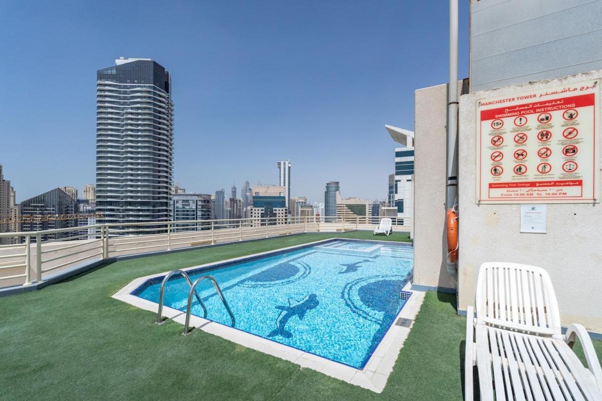 Manchester Tower With Marina Views And Balconies Dubai