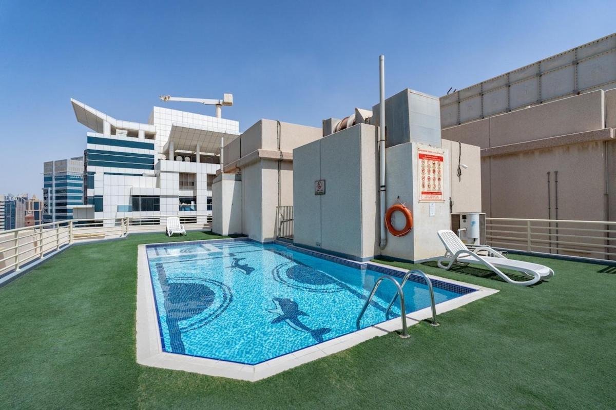 Manchester Tower With Marina Views And Balconies Apartment Dubai