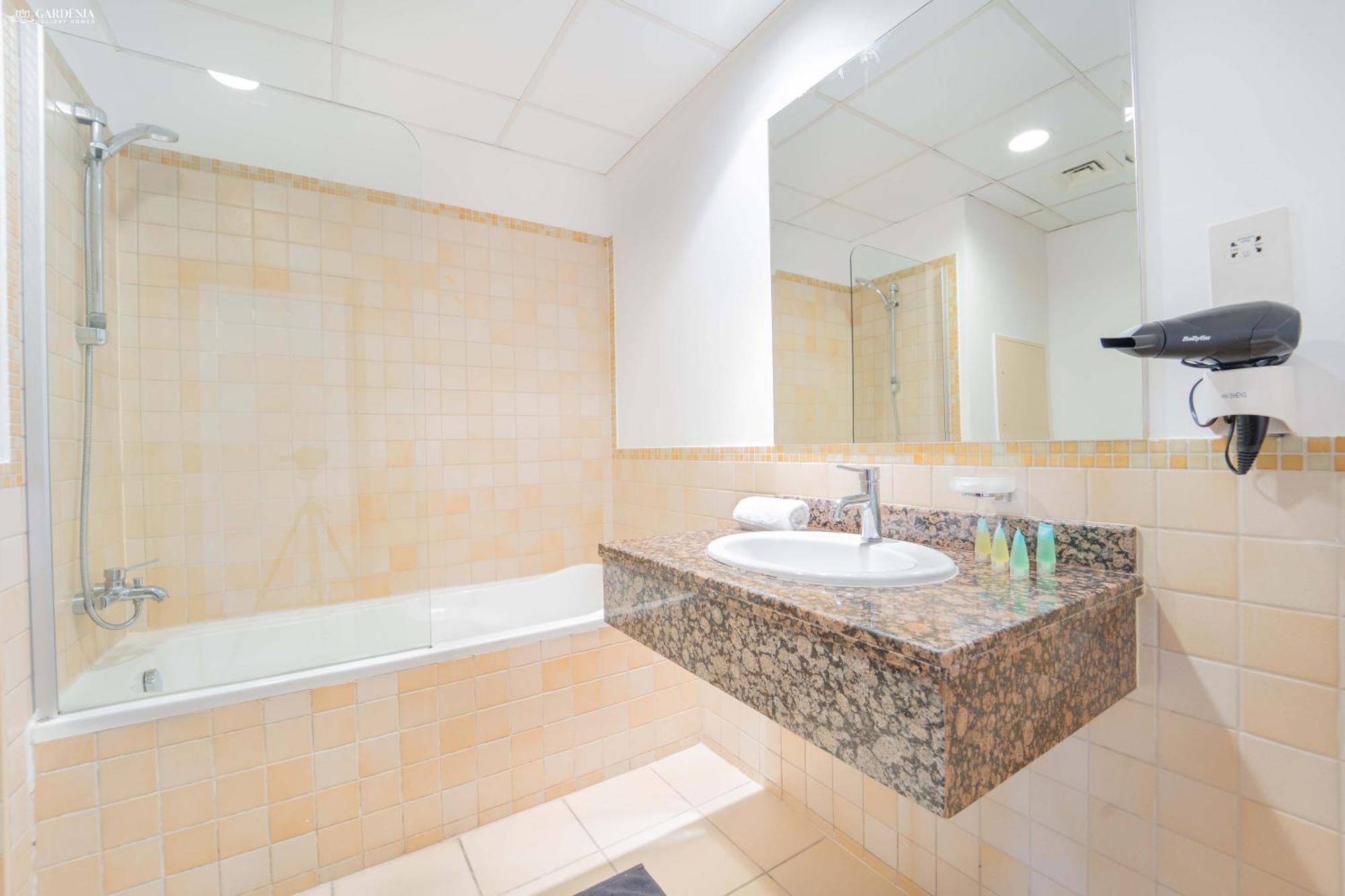 Gardenia Shams 4 2br With Marina, & Palm Views *