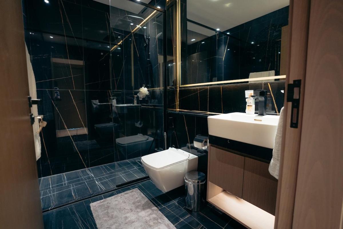 Apartment Luxury 2 Bedroom Unit, Prime Location Dubai