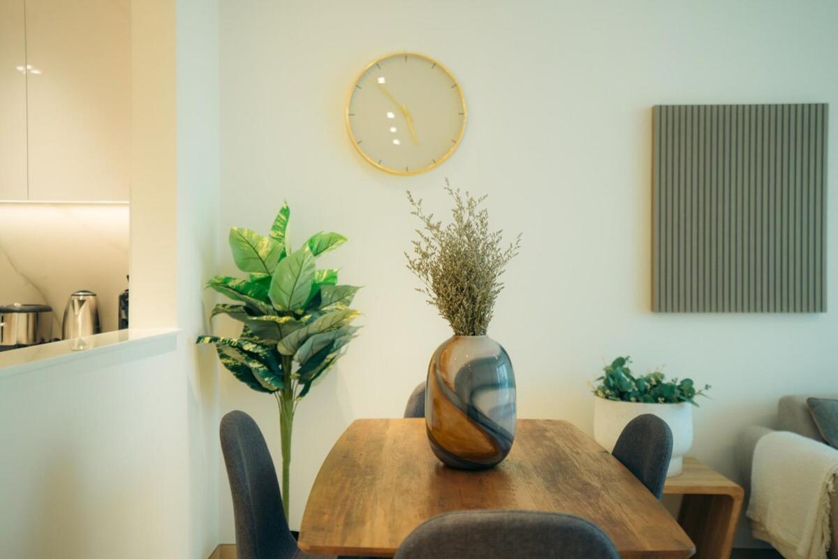 Apartment Luxury 2 Bedroom Unit, Prime Location