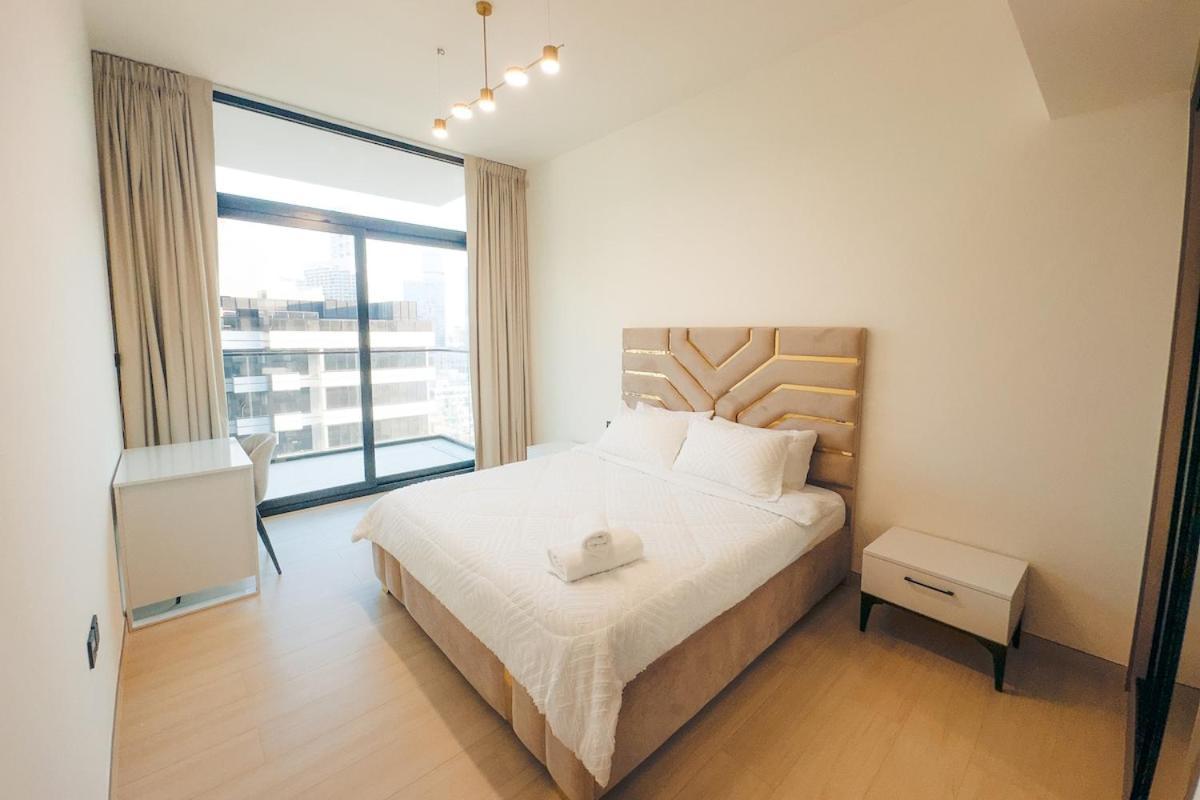 Apartment Luxury 2 Bedroom Unit, Prime Location Dubai