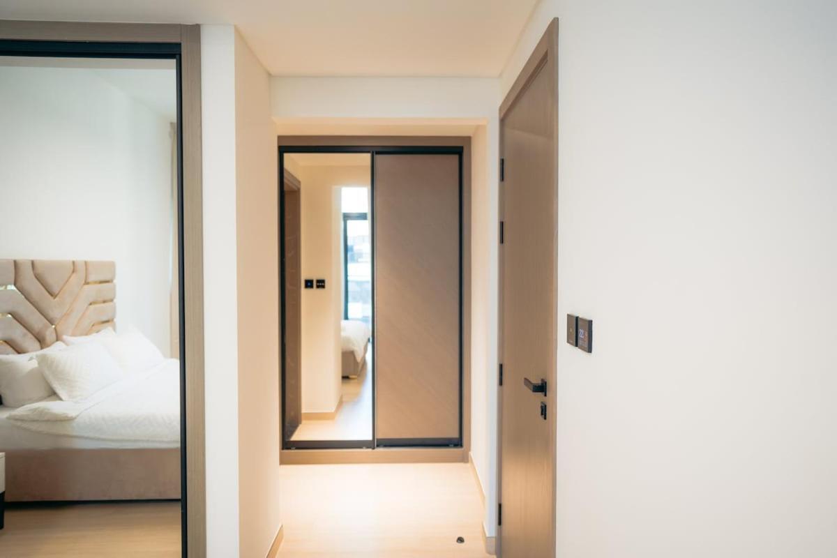 Luxury 2 Bedroom Unit, Prime Location