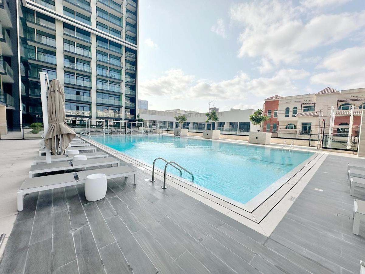 Luxury 2 Bedroom Unit, Prime Location Apartment *