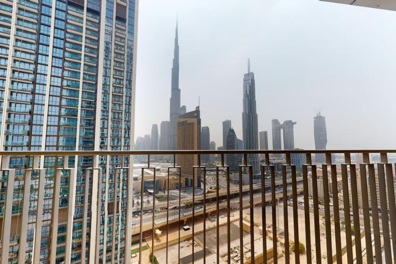 Downtown Views 2 - Gorgeous Three Bedroom Dubai