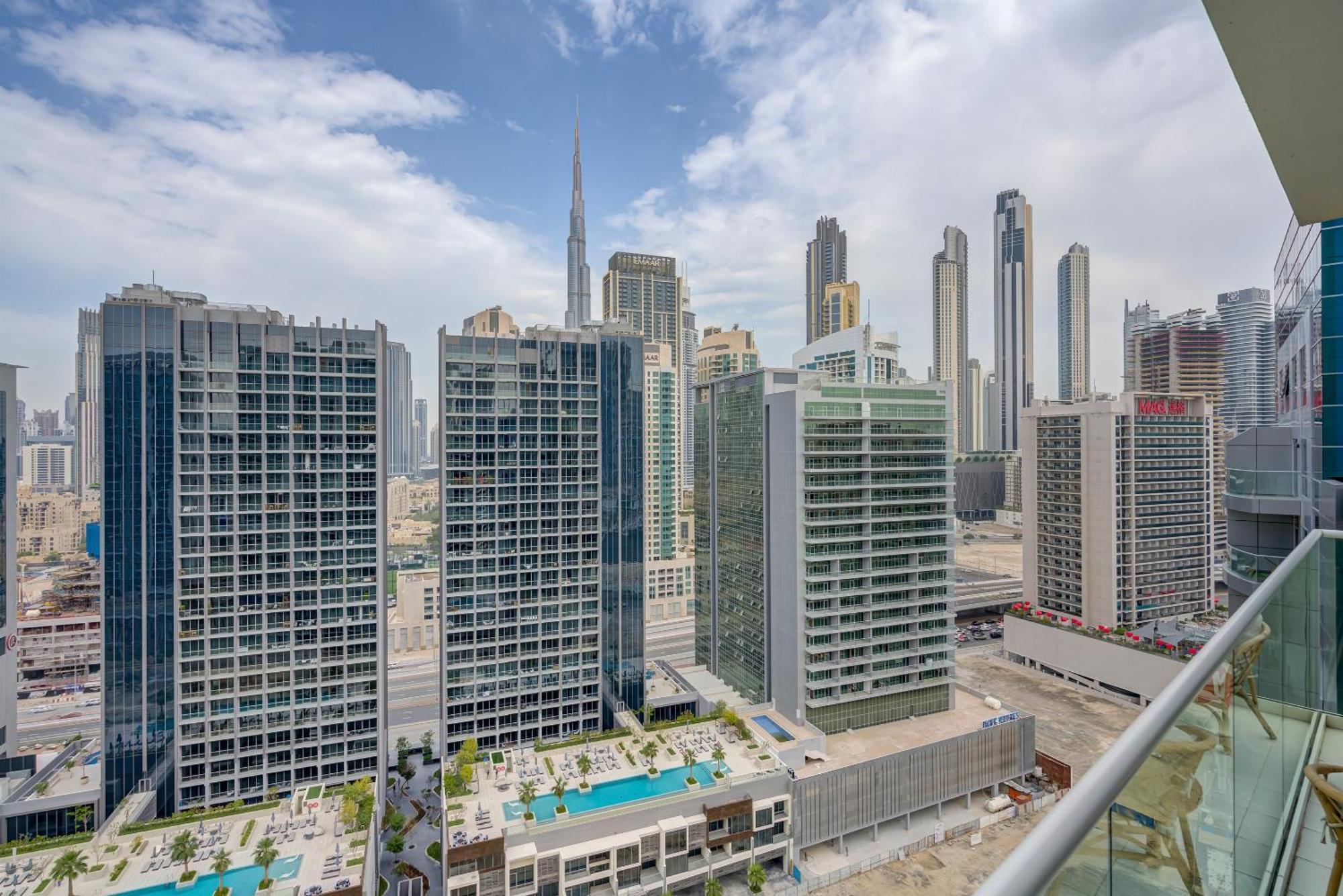 Burj Khalifa View Boho - Downtown Apartment