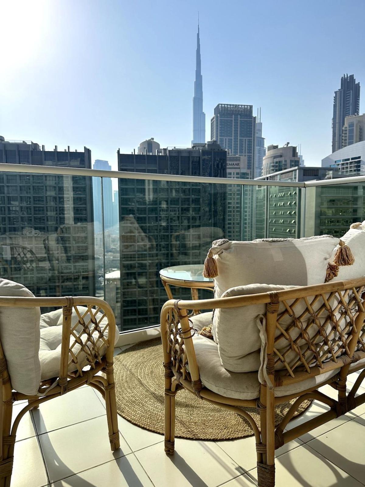Burj Khalifa View Boho - Downtown Apartment Dubai