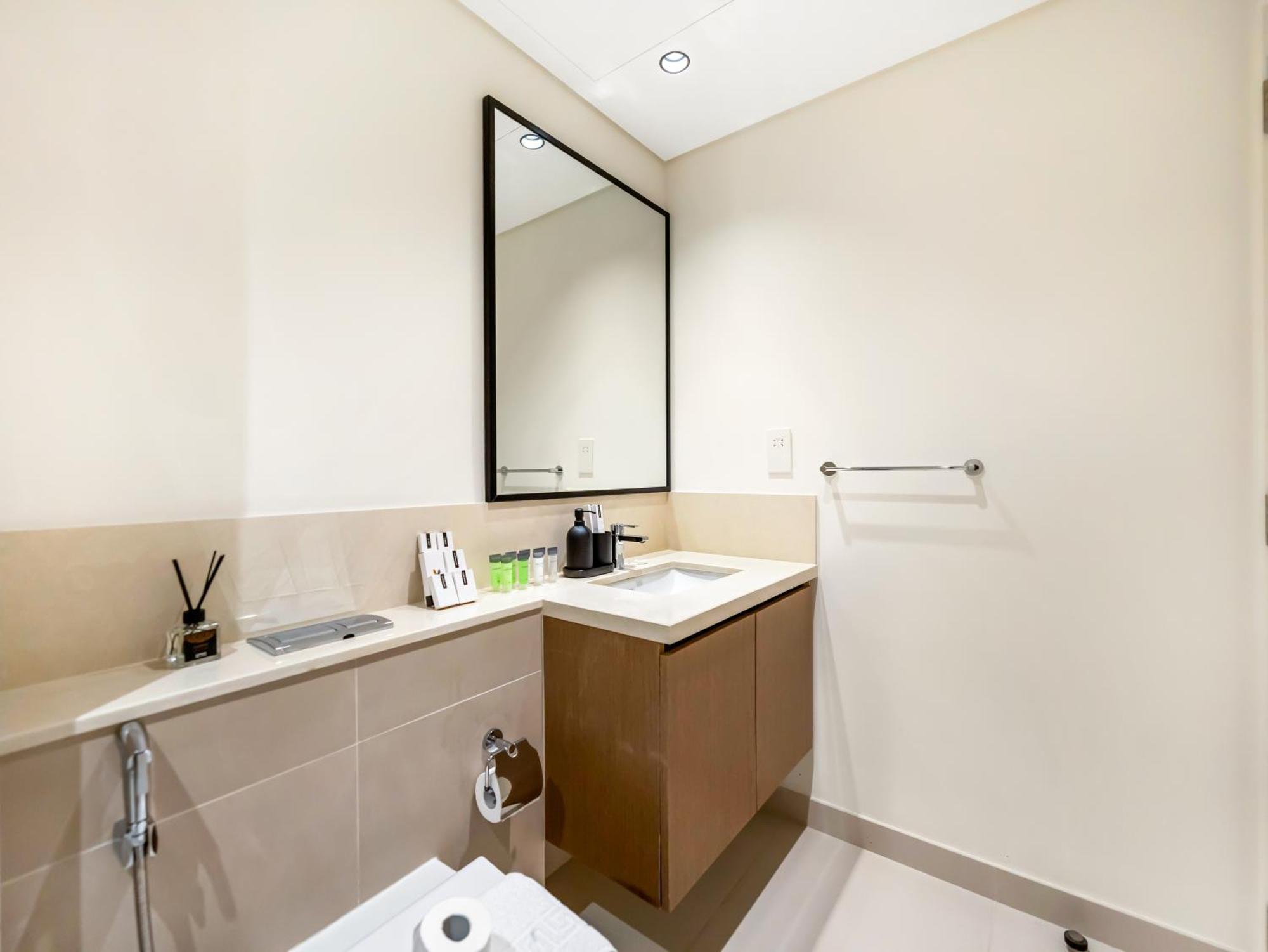 Brand New - Modern 1br In Downtown I Near Burj Khalifa & Mall Dubai