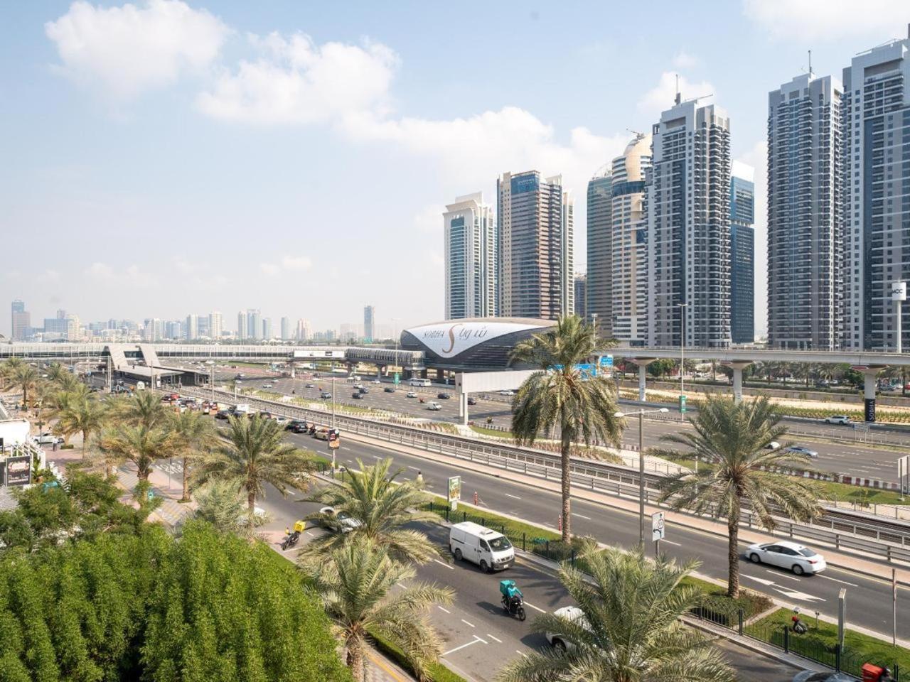 Homestay Amiqa Homes Marina Dubai