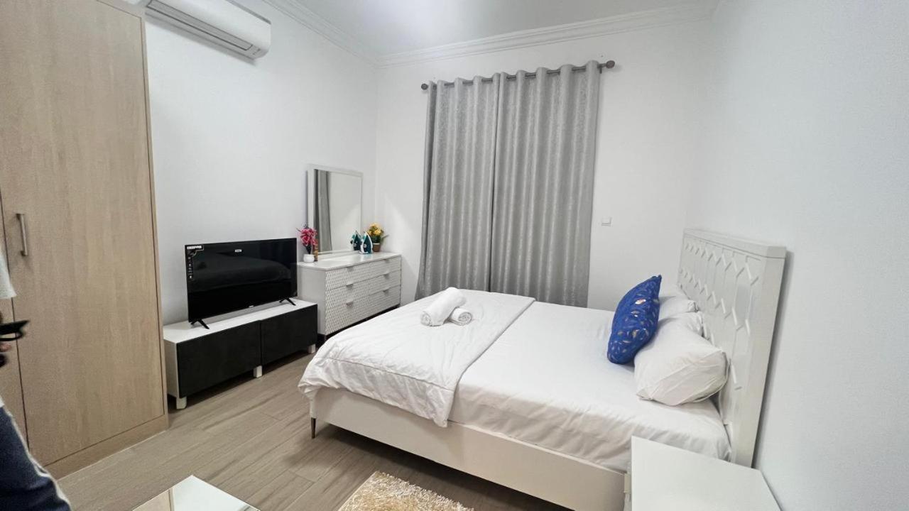 Life Llc Homestay *