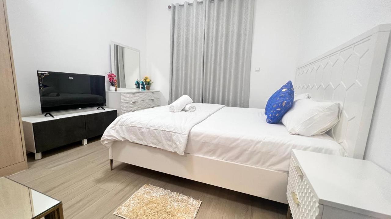 Life Llc Homestay *