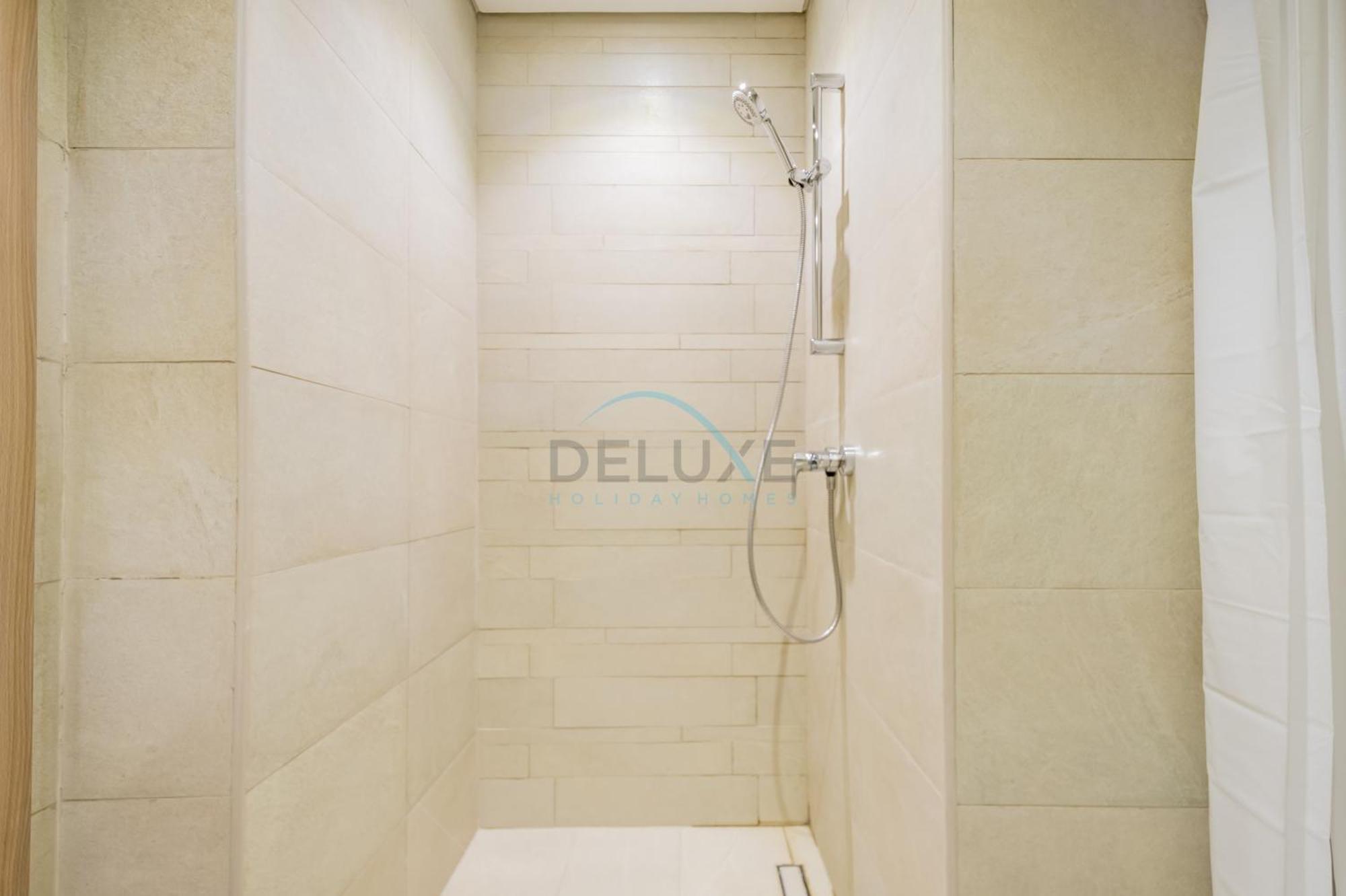 Apartment Community View With Balcony, Azizi Riviera 24, Al Merkadh By Deluxe Homes *