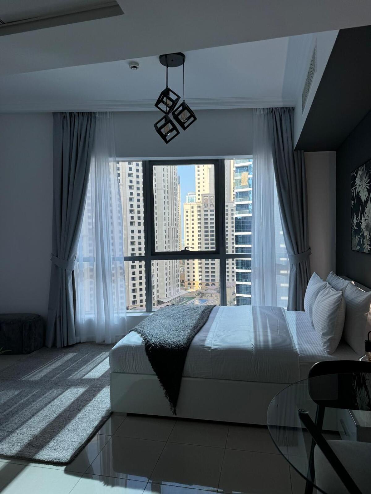 Modern In Marina, Jbr * Dubai