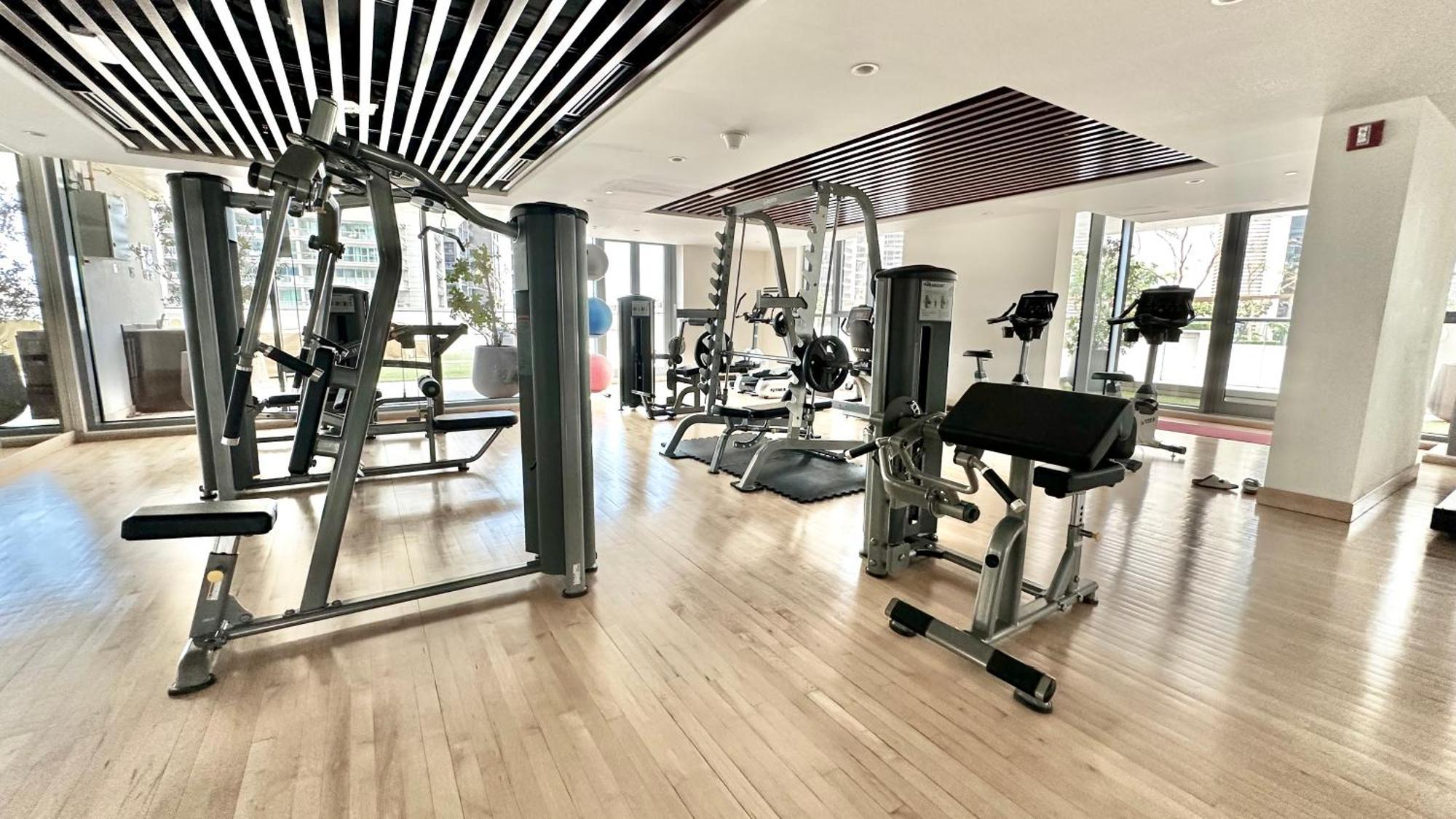 Spacious 3br And Maid Room, Balcony & Views By Bhavan Apartment *