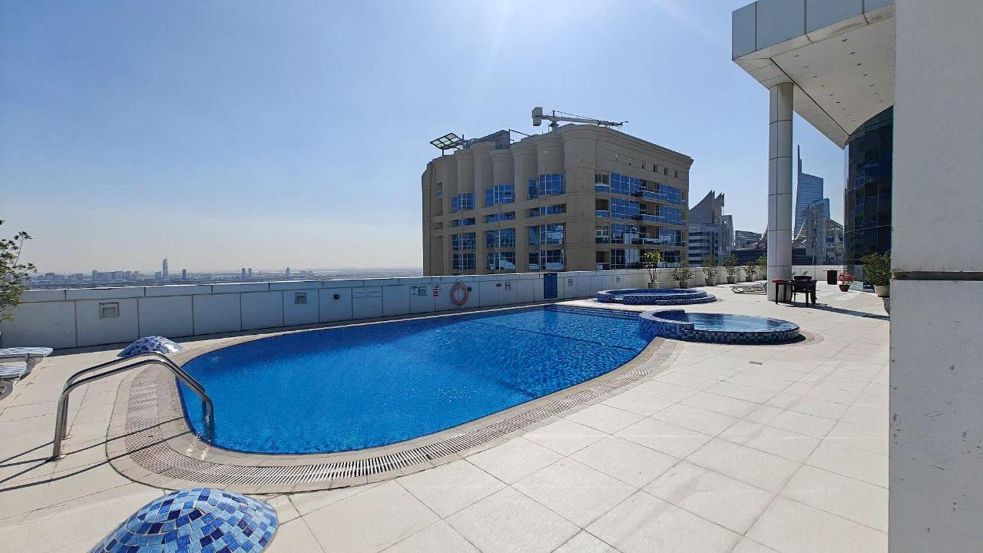 Modern 2br In Jlt - Prime Location Apartment *