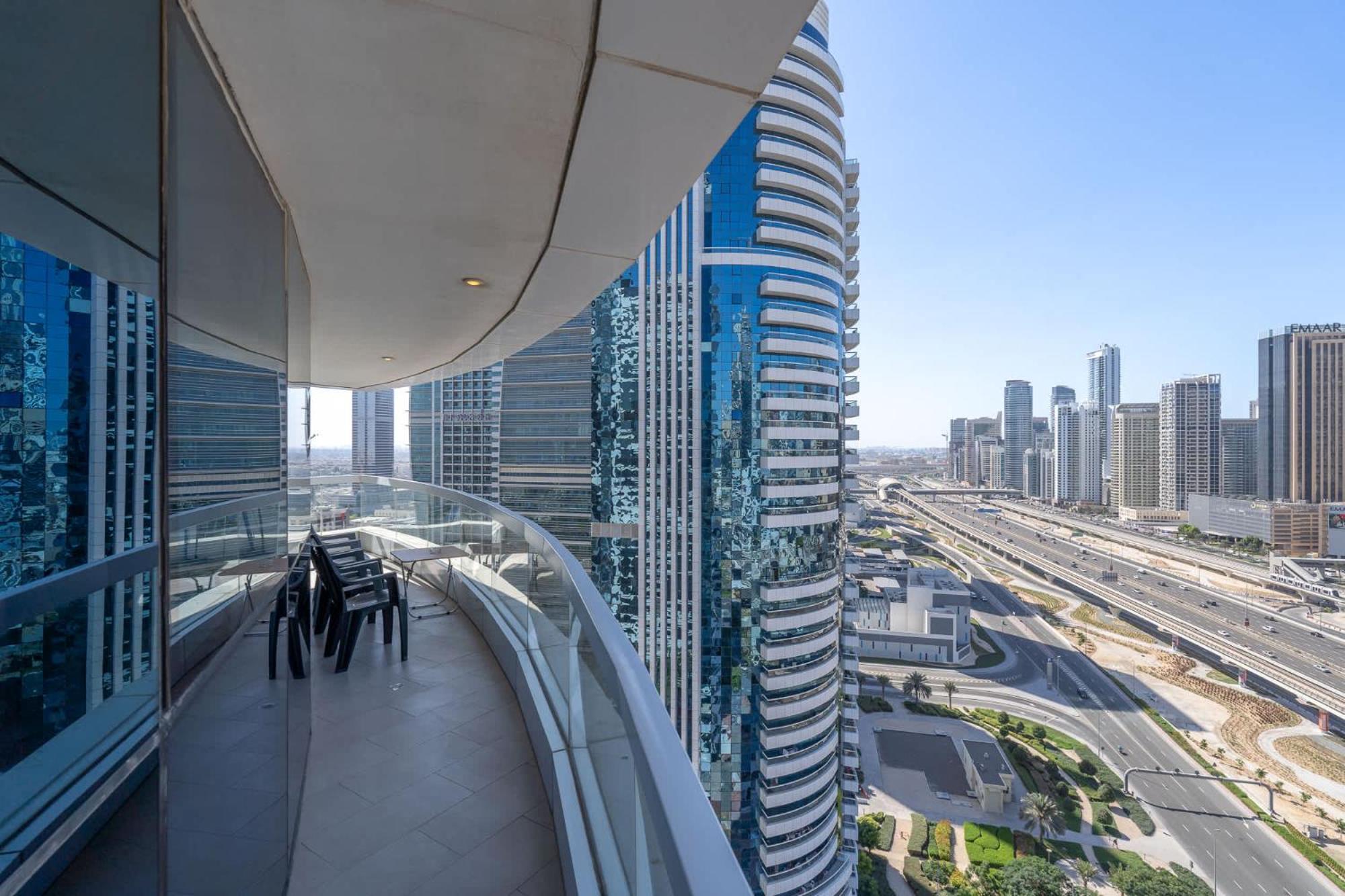 Modern 2br In Jlt - Prime Location