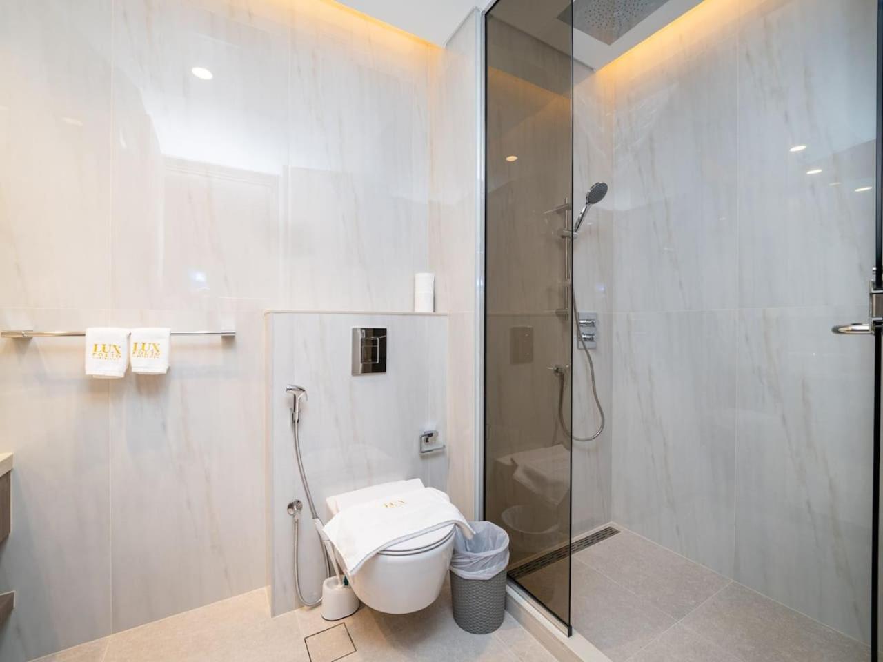 Luxury In Peninsula Five, Business Bay *