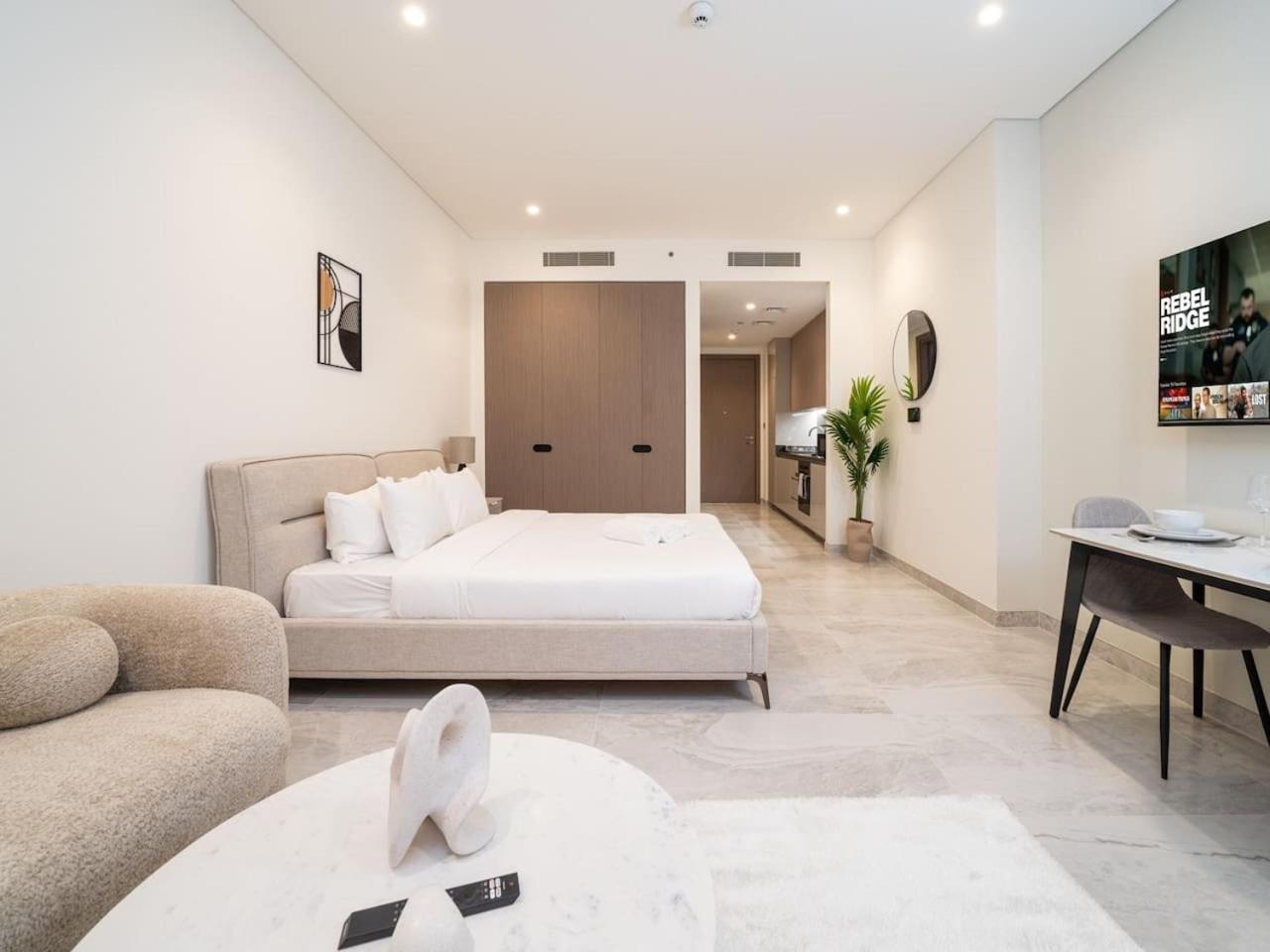 Luxury In Peninsula Five, Business Bay * Dubai