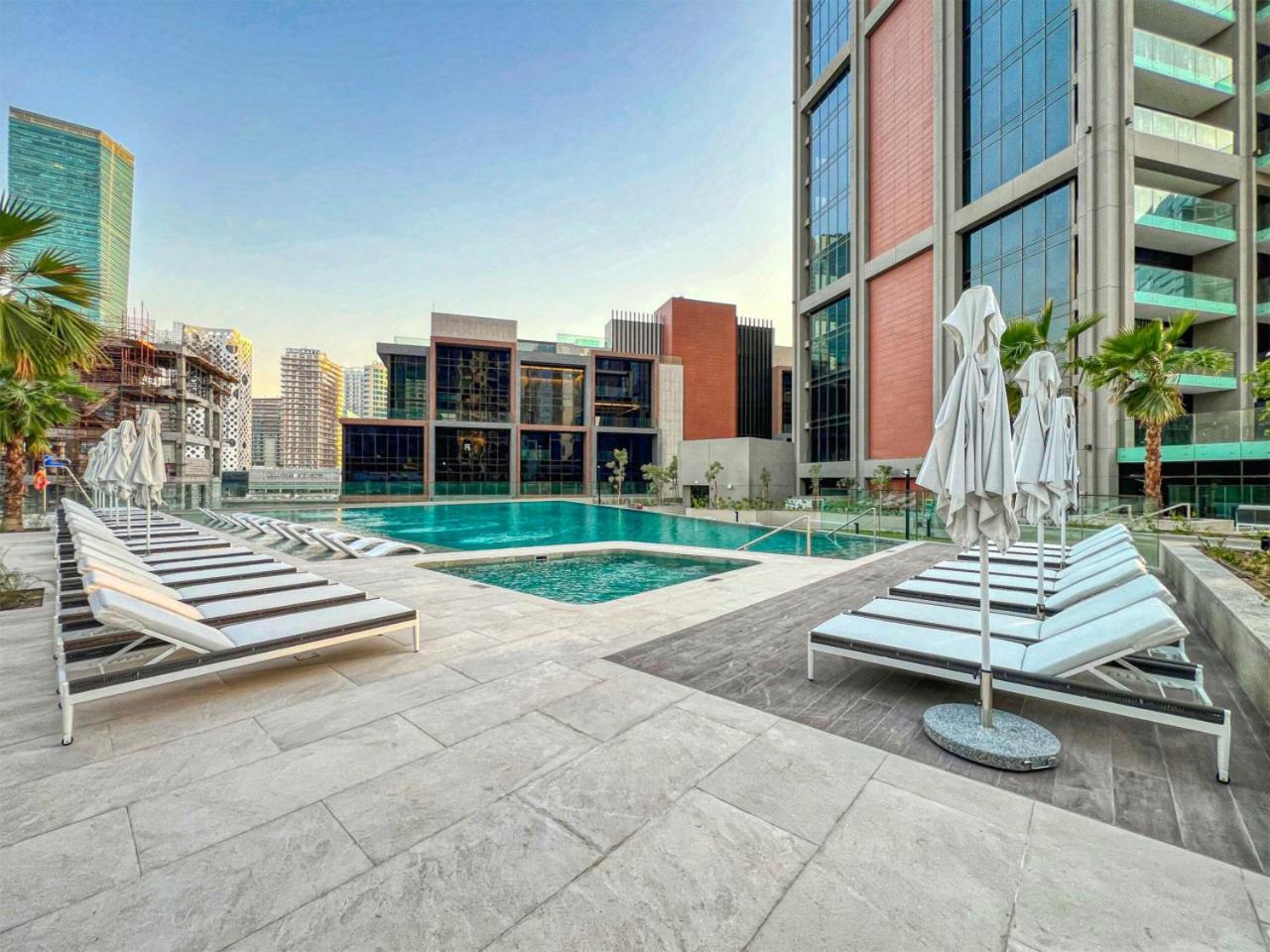 Apartment Luxury In Peninsula Five, Business Bay Dubai
