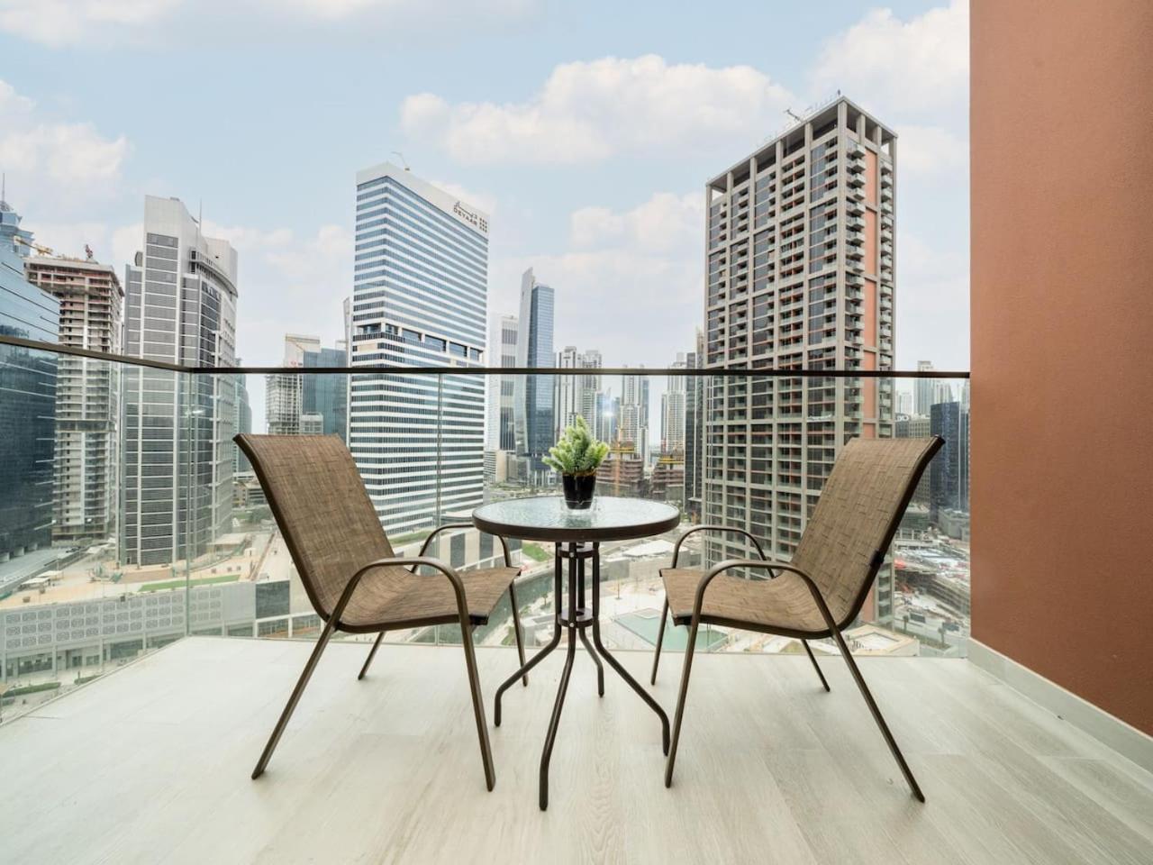 Luxury In Peninsula Five, Business Bay