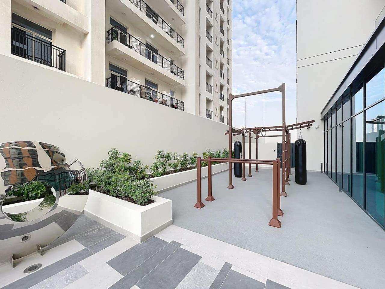 Belgravia Heights - Modern With View Apartment