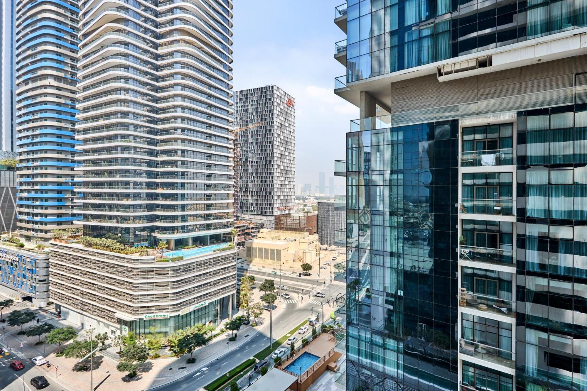 Downtown 1br - 5 Minutes To Mall - Panoramic Pool * Dubai