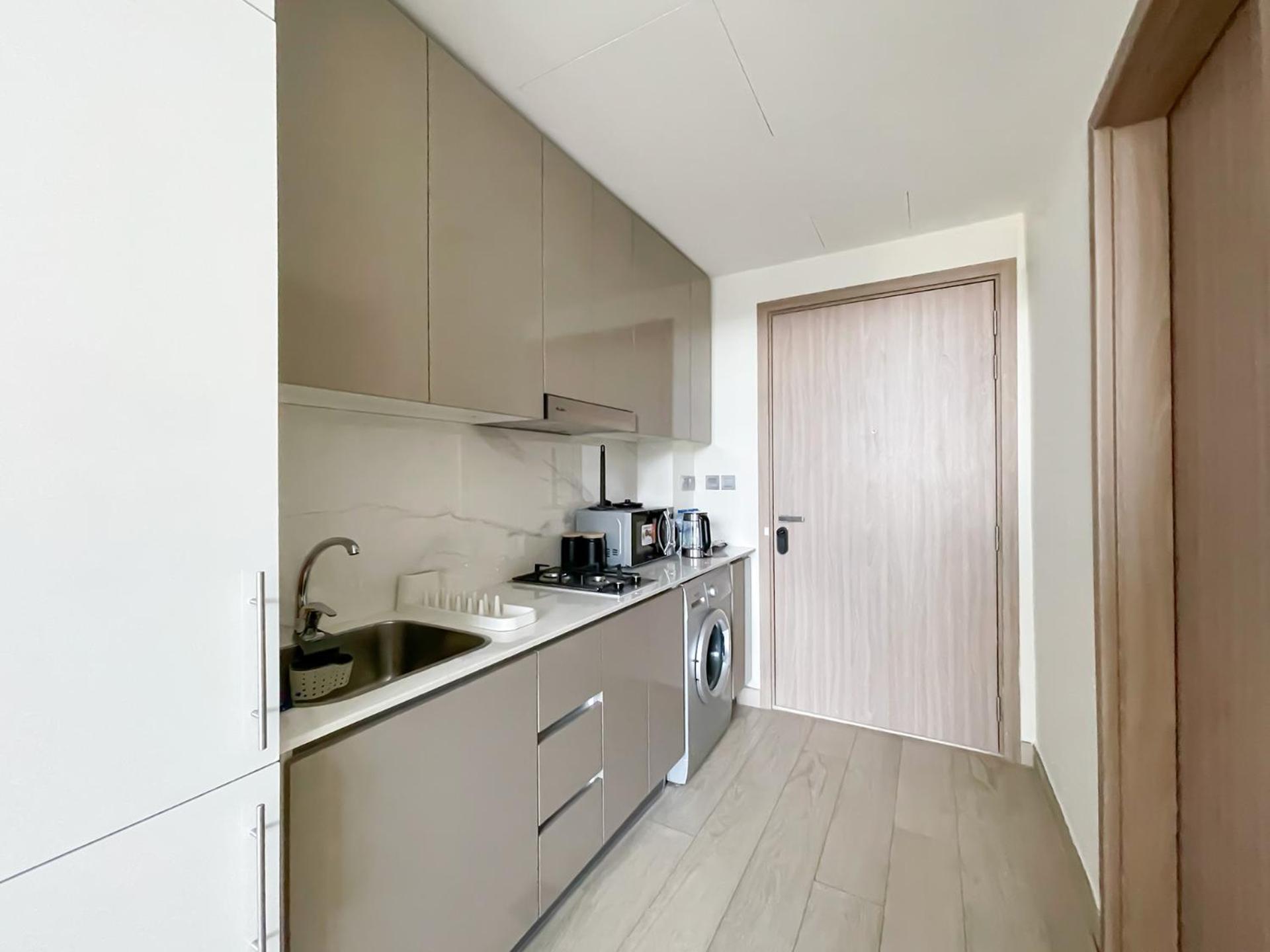 Modern & Bright Space Apartment *
