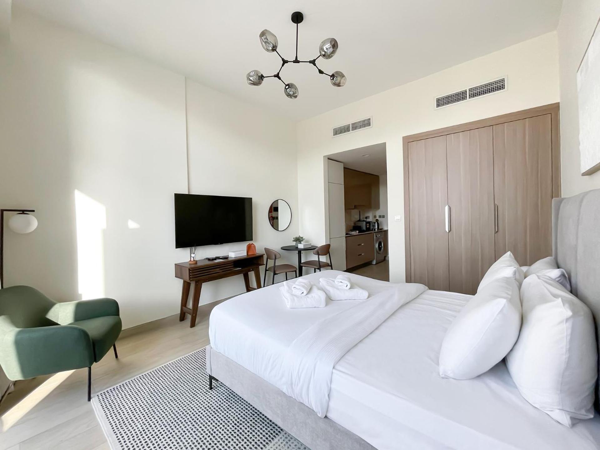 Modern & Bright Space