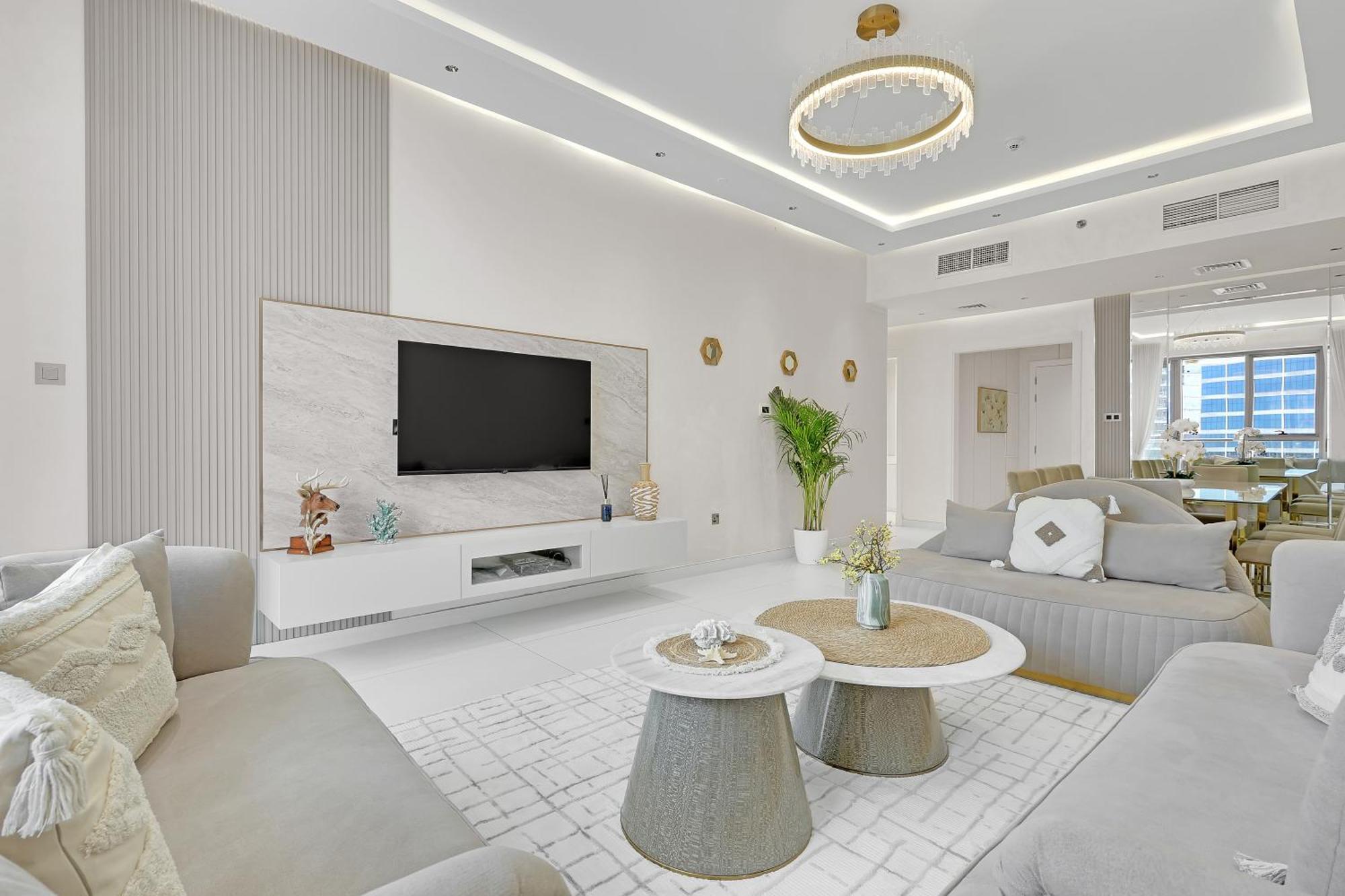 Apartment Spacious 3br And Maid Room, Balcony & Views By Bhavan *