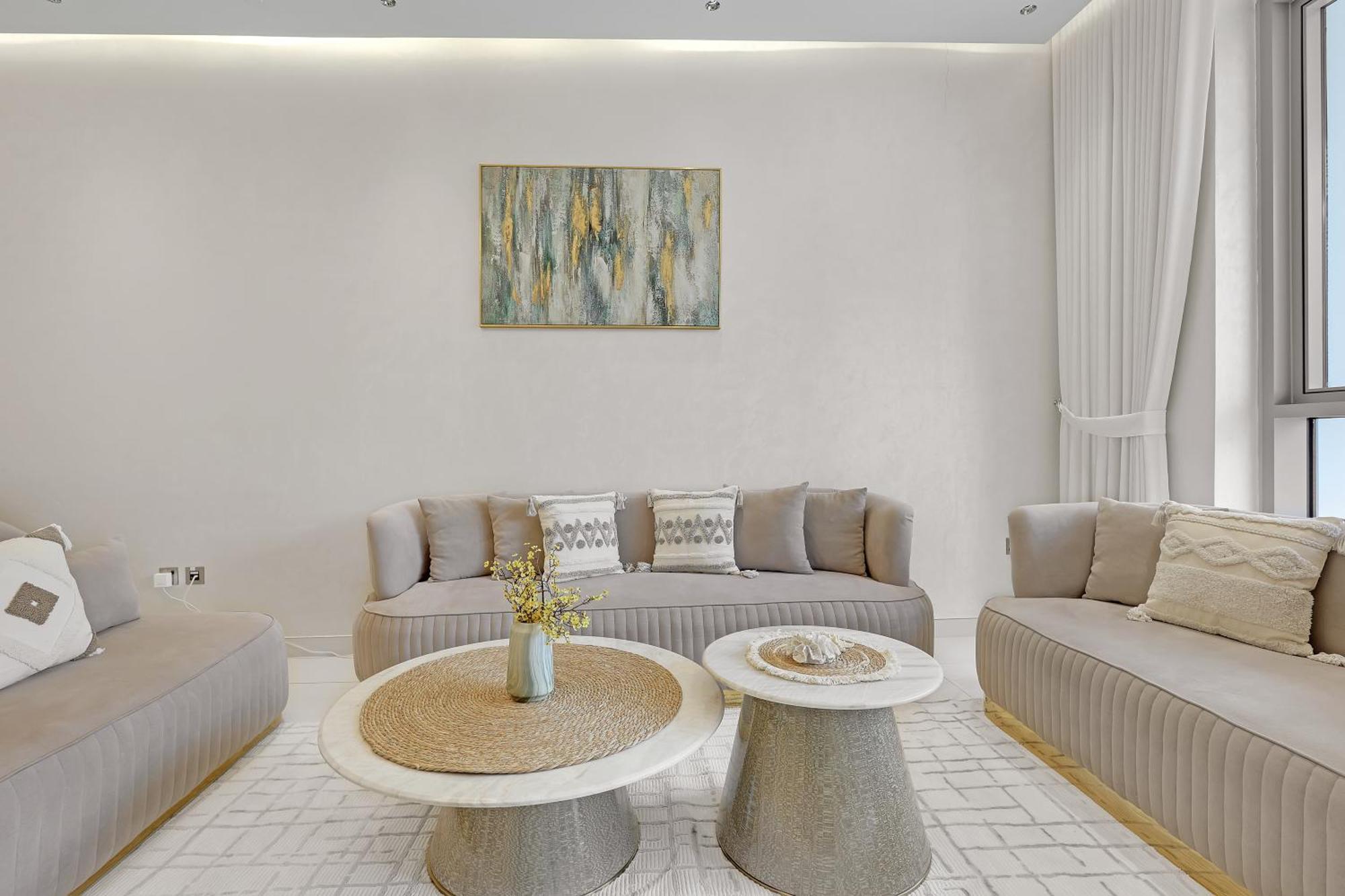 Spacious 3br And Maid Room, Balcony & Views By Bhavan Apartment *