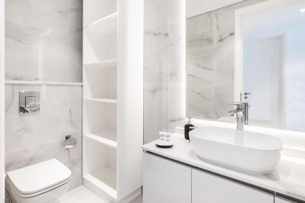 Luxury 2br In Difc, Steps To Gate Avenue And Mall *