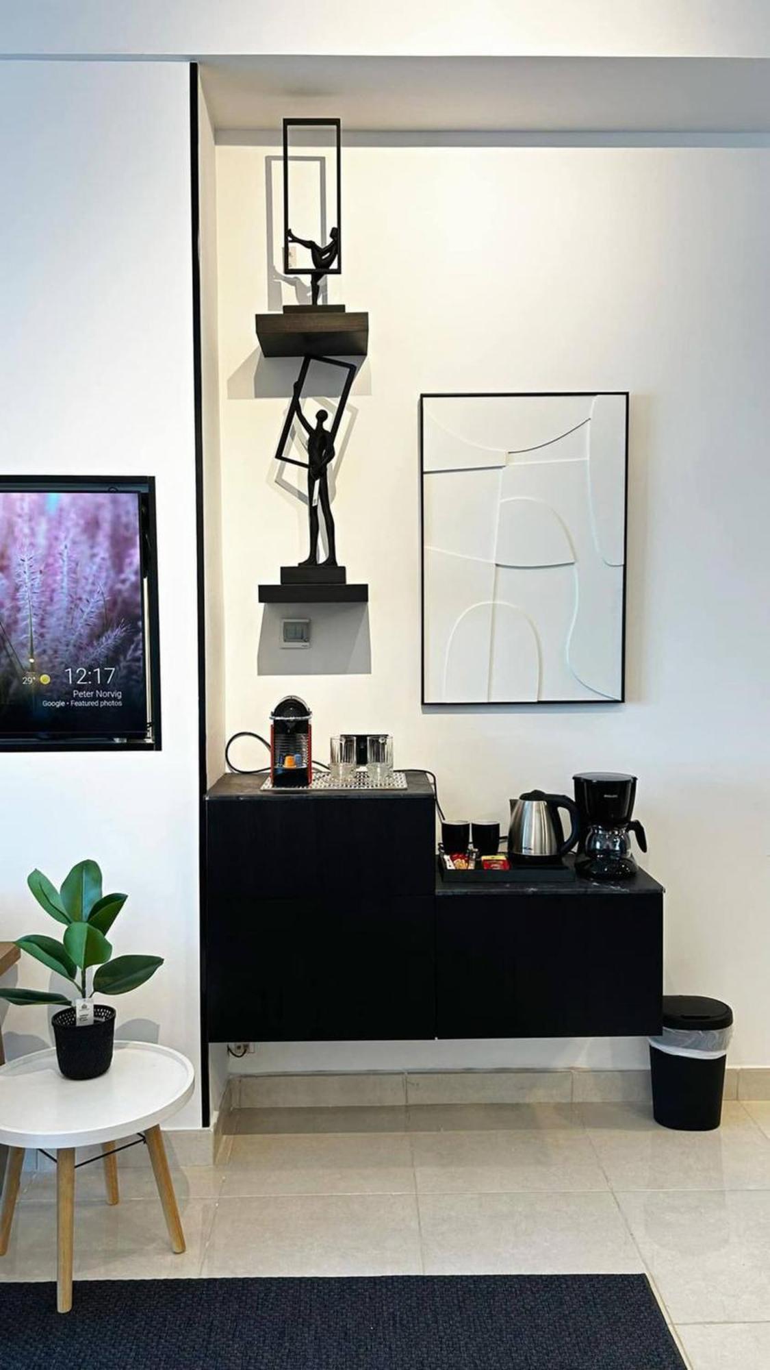Stunning In Business Bay Apartment Dubai