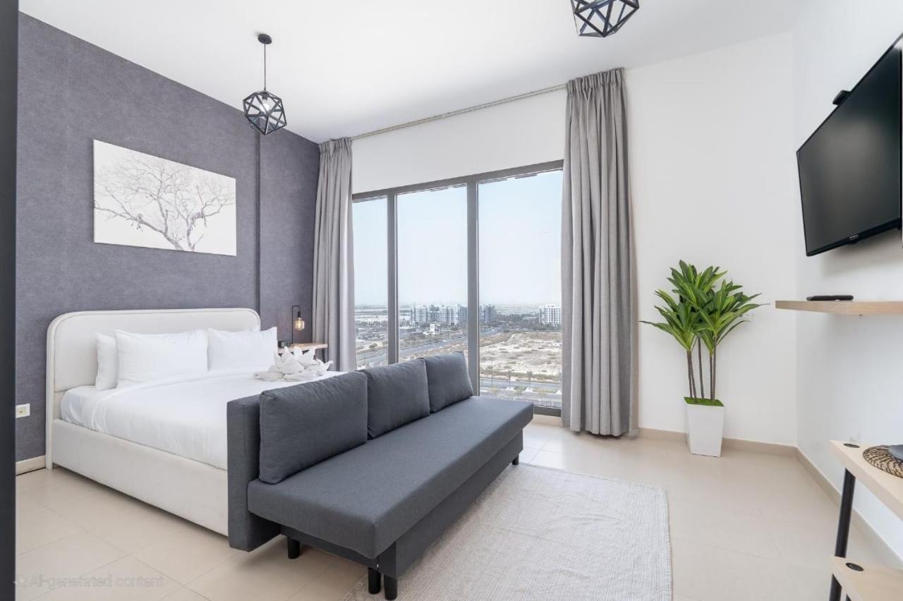 Stylish For 4 In Vibrant Town Square Apartment
