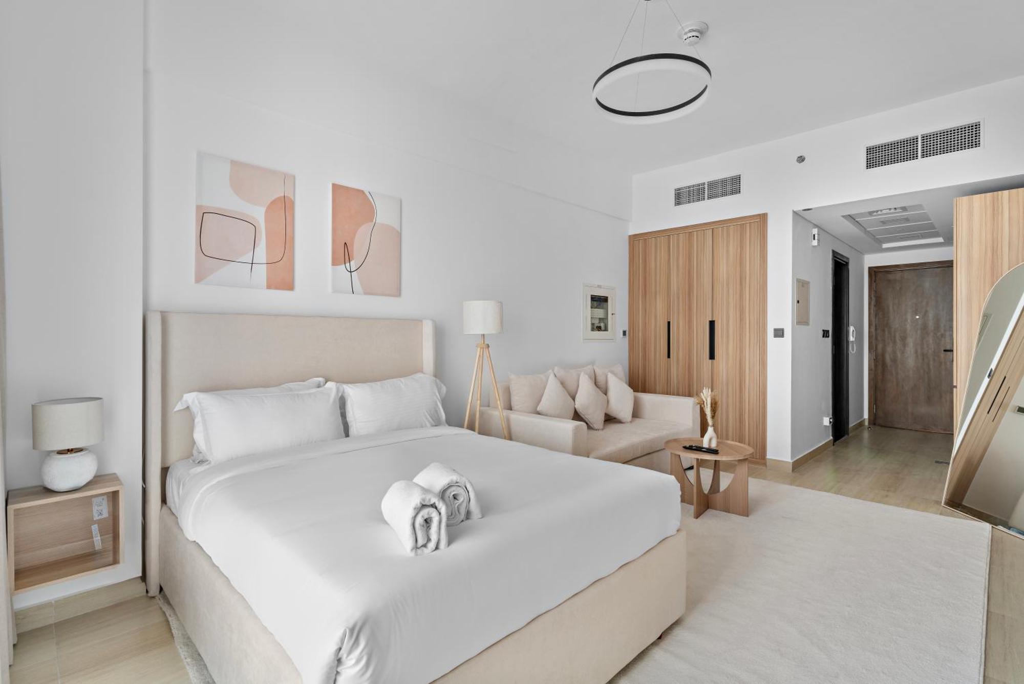 First Class Chic & Cozy Haven Dubai