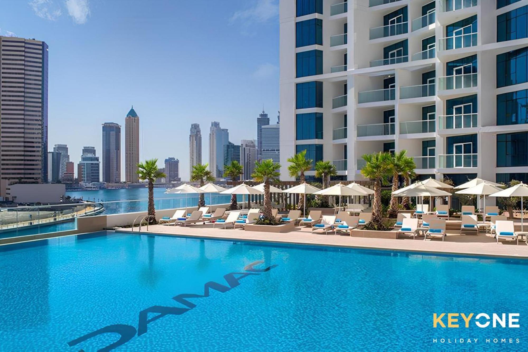 Apartment Sleek Studio In Prive With Stunning Canal View Dubai