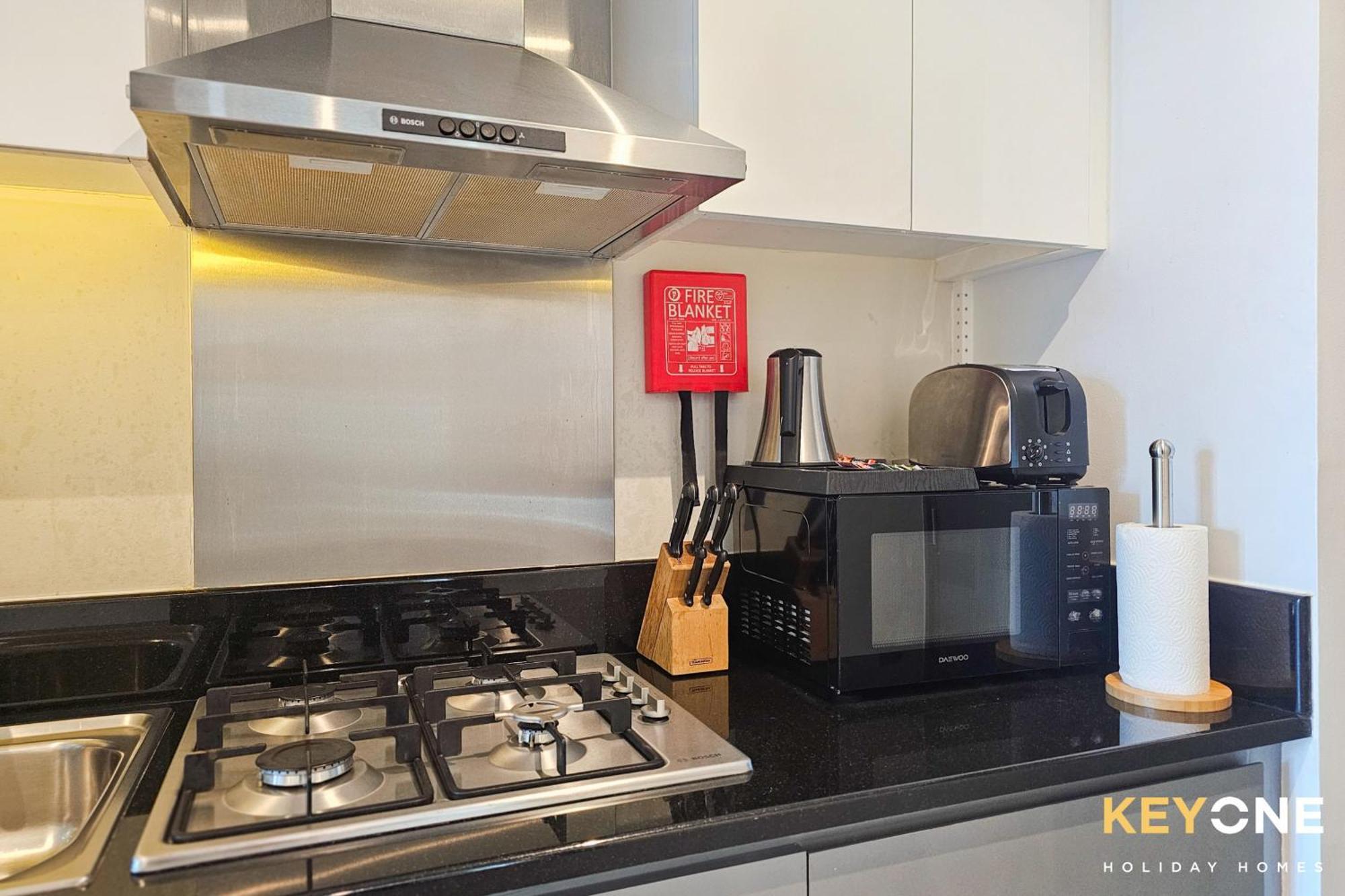 Sleek Studio In Prive With Stunning Canal View Apartment Dubai