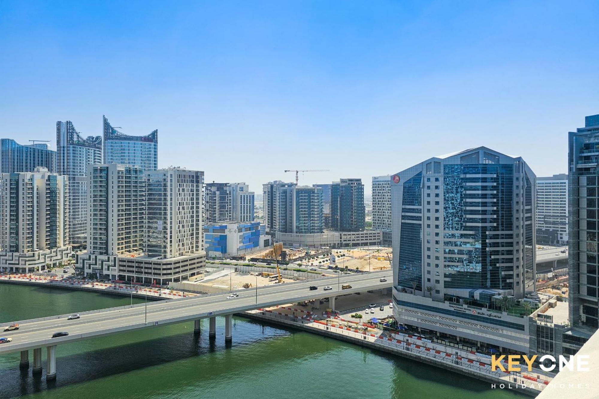 Sleek Studio In Prive With Stunning Canal View