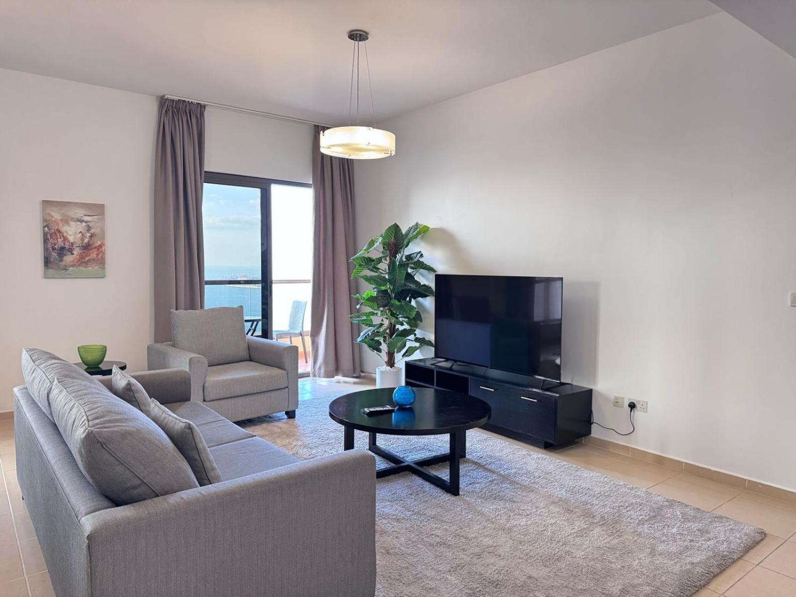 Stunning 2br With Full Sea View & Eye View On Jbr By Sunkissed Homes Apartment Dubai