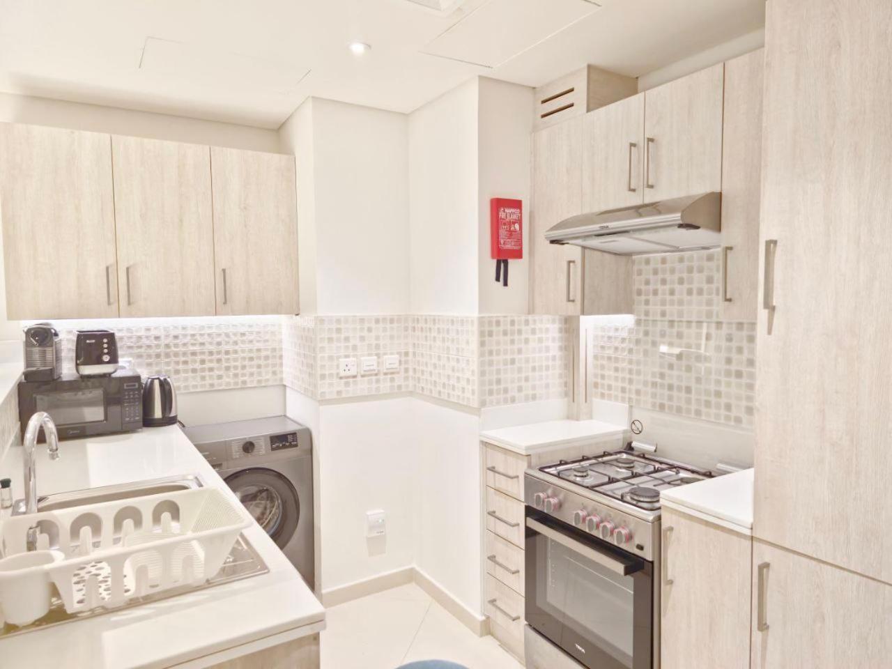 The Palm Hideaway Chic With Rooftop Vibes Managed By Sunnyhomes * Dubai