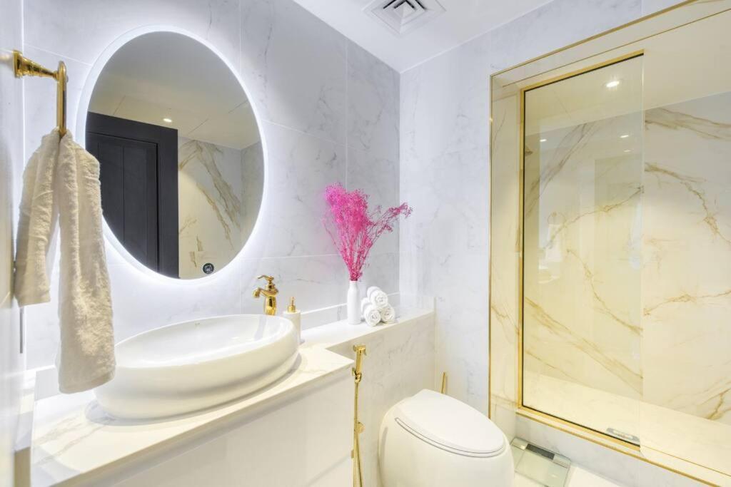 Downtown Beautiful 1bed With Outdoor Garden * Dubai