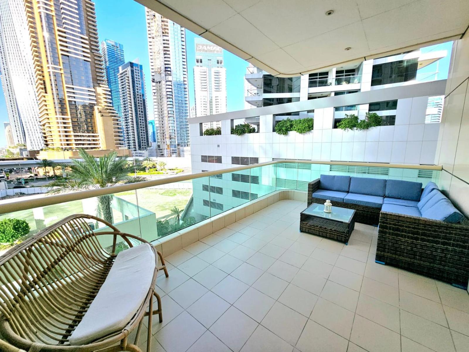 Apartment Sunrise Homes - Pool Side With Huge Balcony