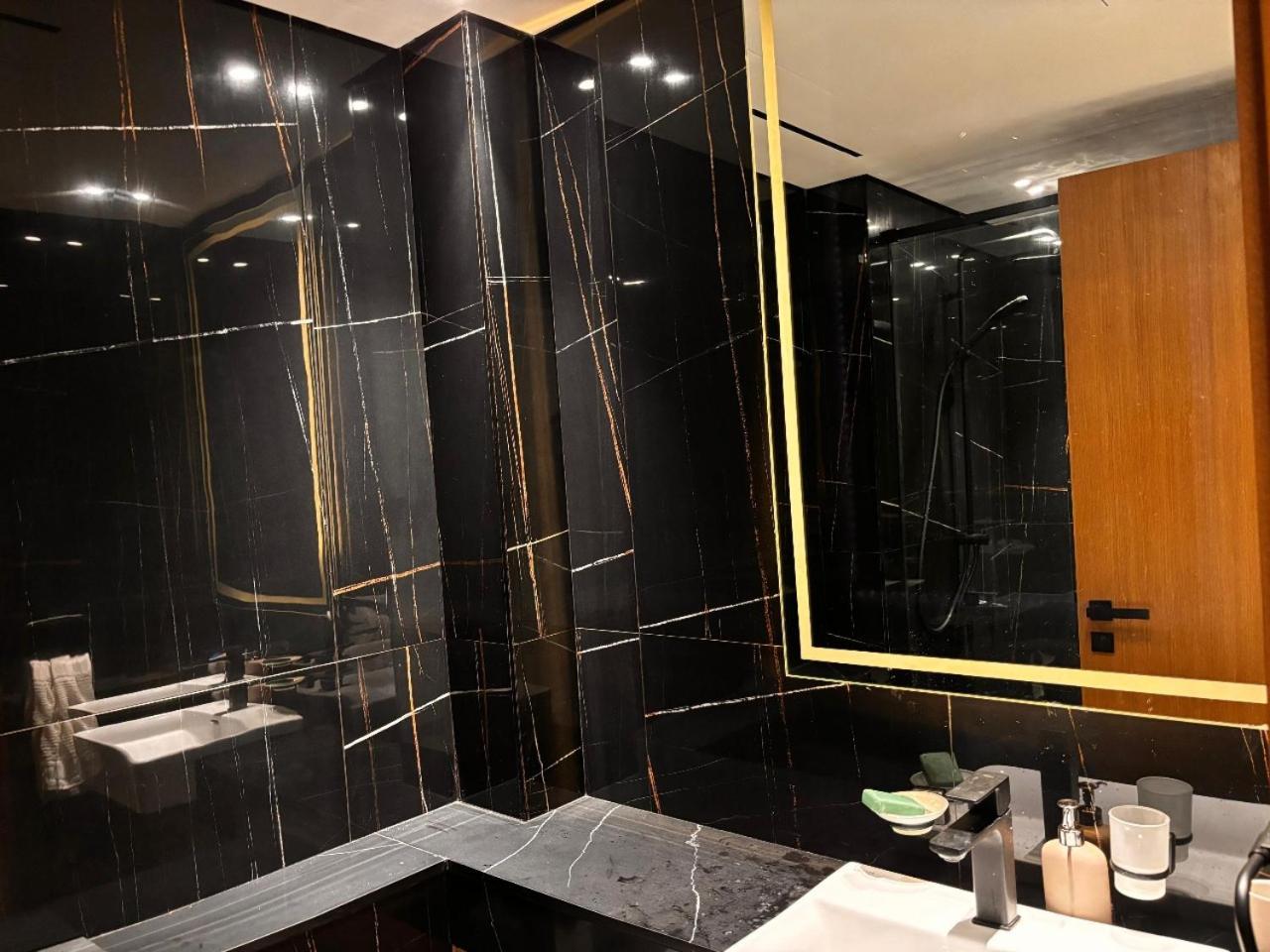 Disalvo Smart And Luxury Apartment Dubai