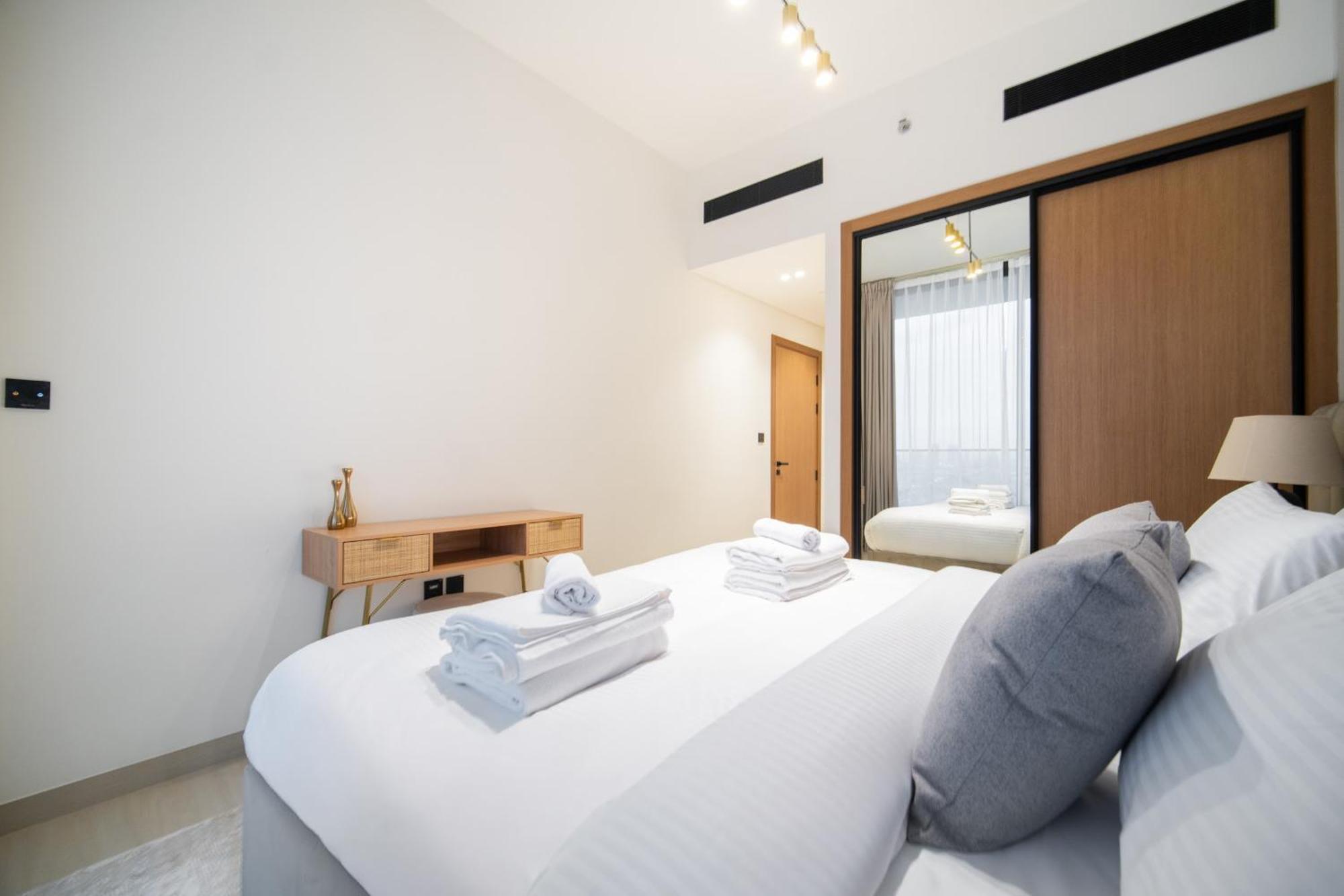 Peaceful Skyline 1br Jvc - Near Mall And Free Baby Gear * Dubai