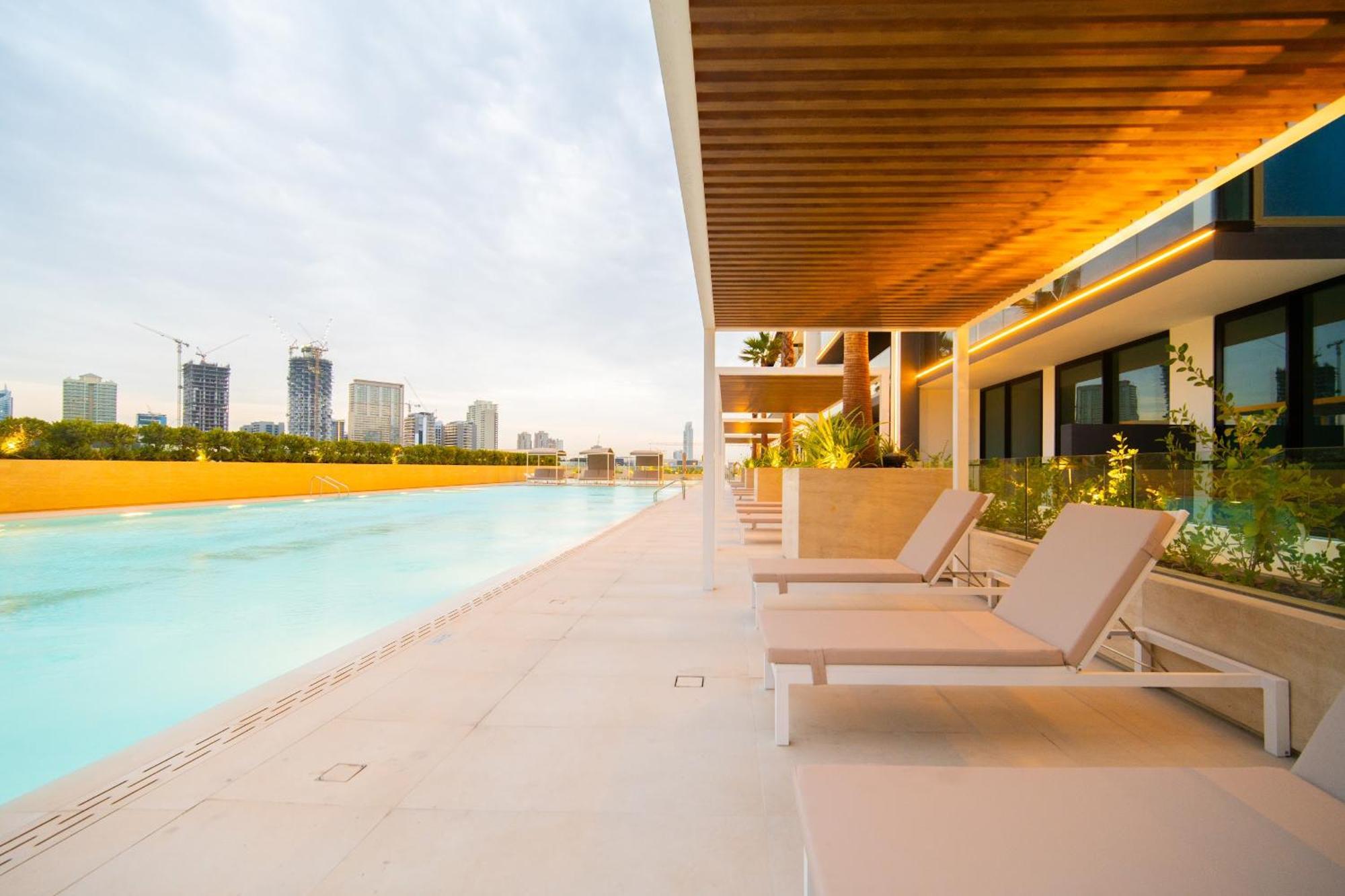 Peaceful Skyline 1br Jvc - Near Mall And Free Baby Gear * Dubai