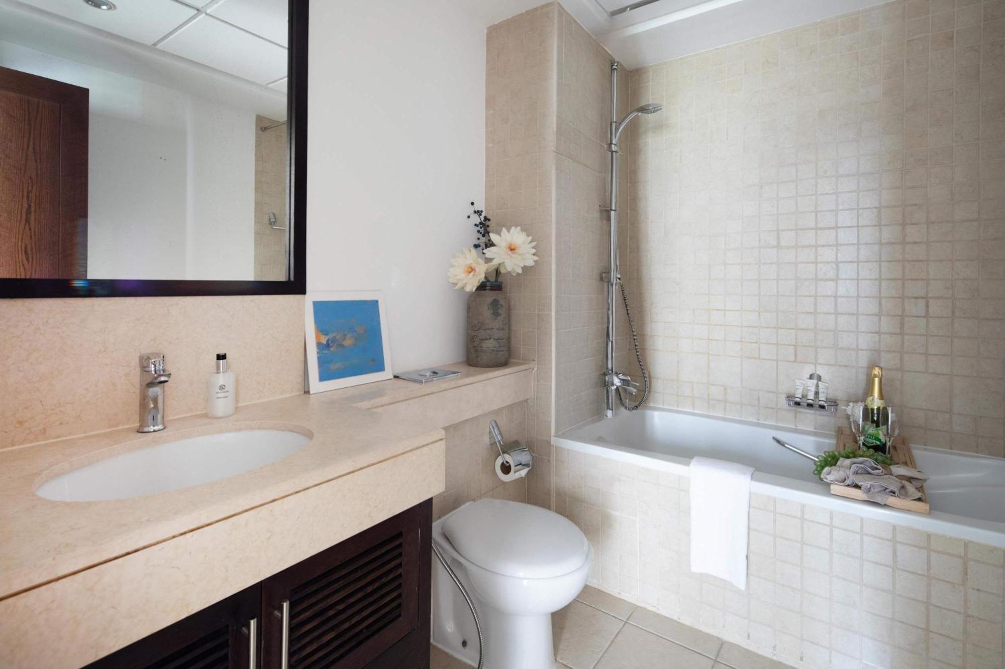 Frank Porter - The Residences 5