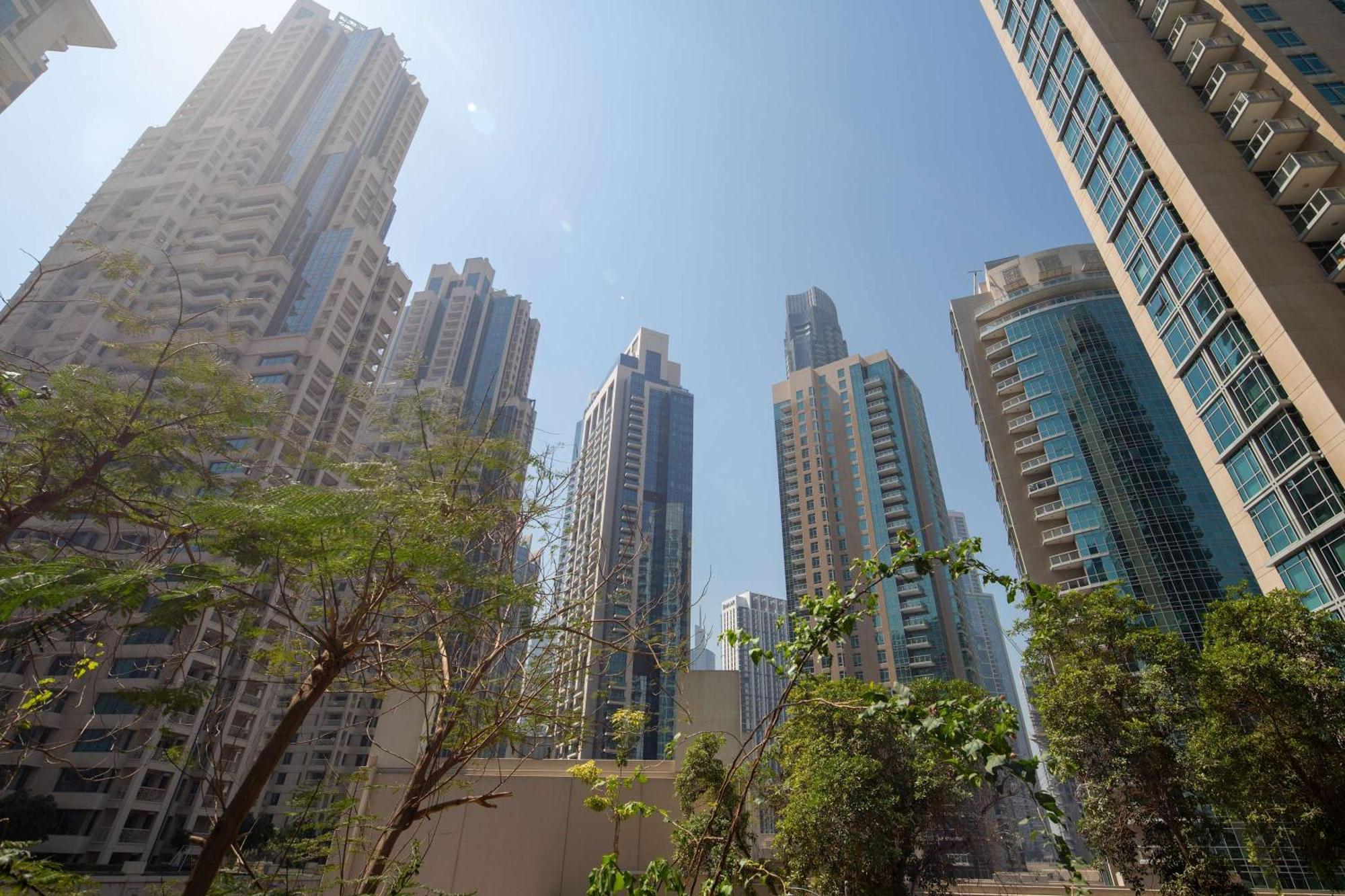 Frank Porter - The Residences 5 Apartment Dubai